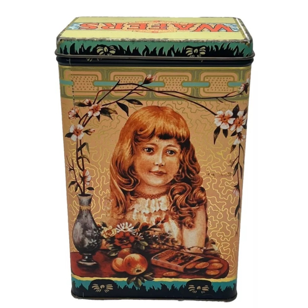Vtg 'Hong Kong BRISTOLWARE Ginger WAFERS Girl 6.75" Cookie Tin Storage Trinkets